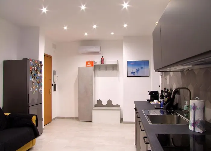 Titti's House 2 Con Pargheggio Gratis In Garage Custodito O Libero In Strada Apartamento Génova