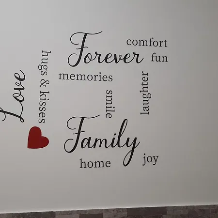 Titti's House 2 Con Pargheggio Gratis In Garage Custodito O Libero In Strada Apartman