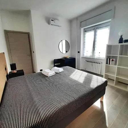 Titti's House 2 Con Pargheggio Gratis In Garage Custodito O Libero In Strada * Genova