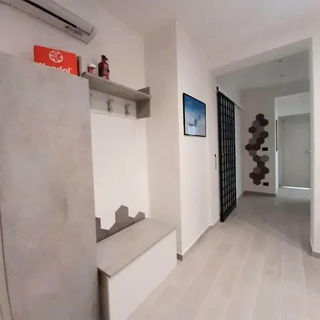 Apartman Titti's House 2 Con Pargheggio Gratis In Garage Custodito O Libero In Strada Genova