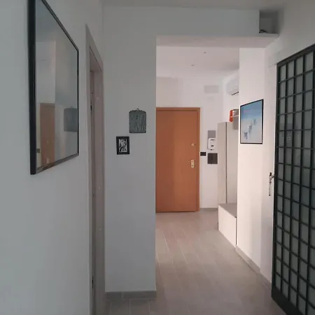 Apartman Titti's House 2 Con Pargheggio Gratis In Garage Custodito O Libero In Strada *