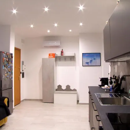 Titti's House 2 Con Pargheggio Gratis In Garage Custodito O Libero In Strada דירה ג'נובה